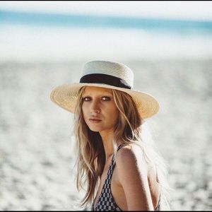 NWT Conner Straw Magnolia Boater Hat